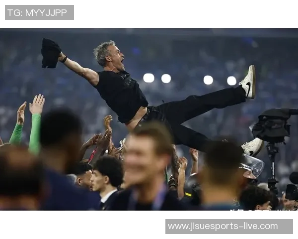 中超精彩对决巴黎圣日耳曼与里昂激战成平局帽子戏法引发热烈反响